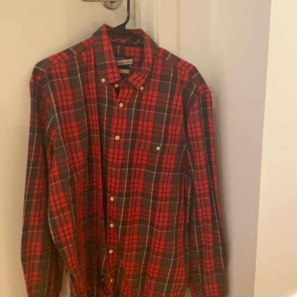 Never before washed or worn johnnie-O casual button down